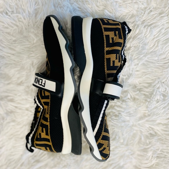 Zucca Fendi Logo Sneaker With Box - Picture 4 of 7